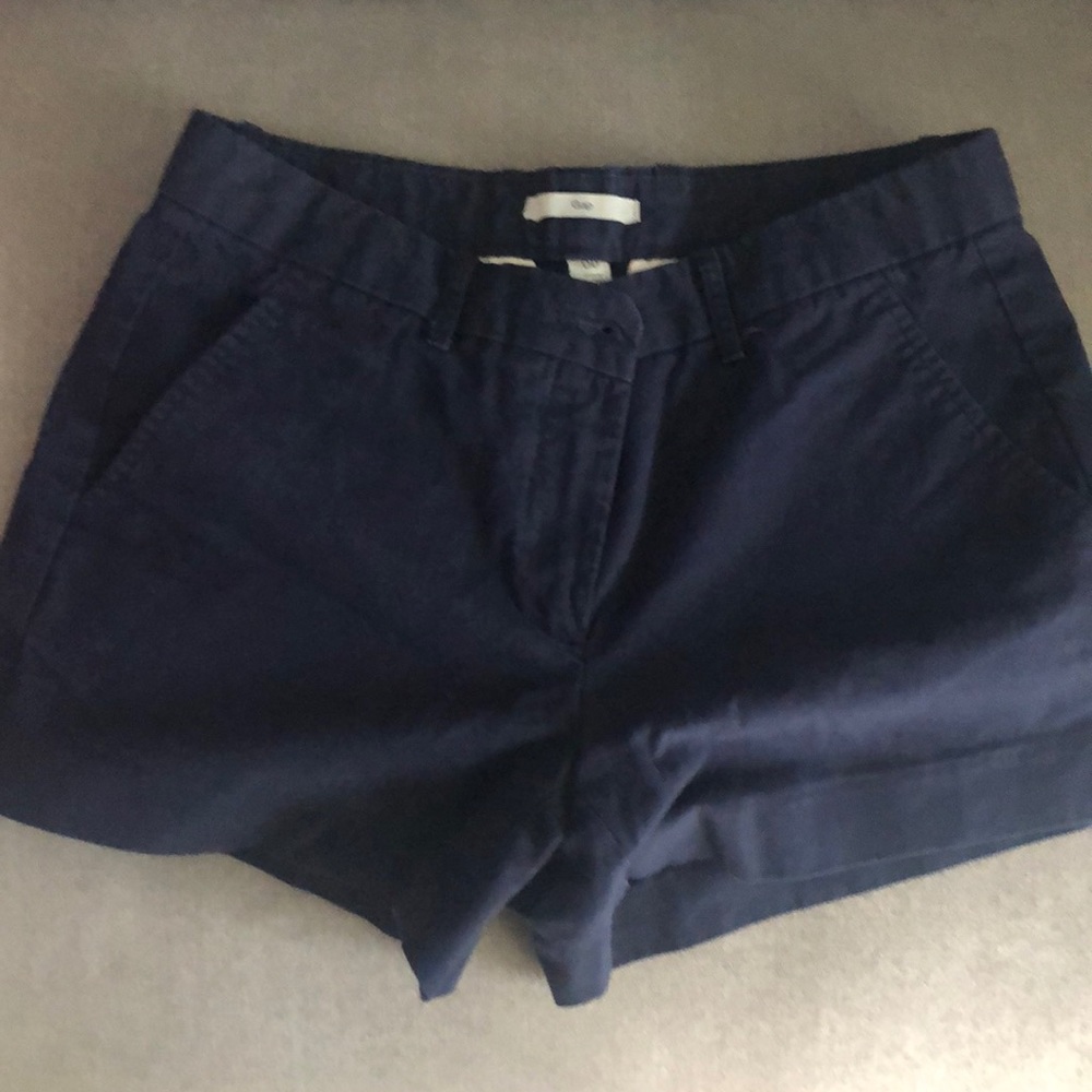 Shorts - Picture 2 of 3